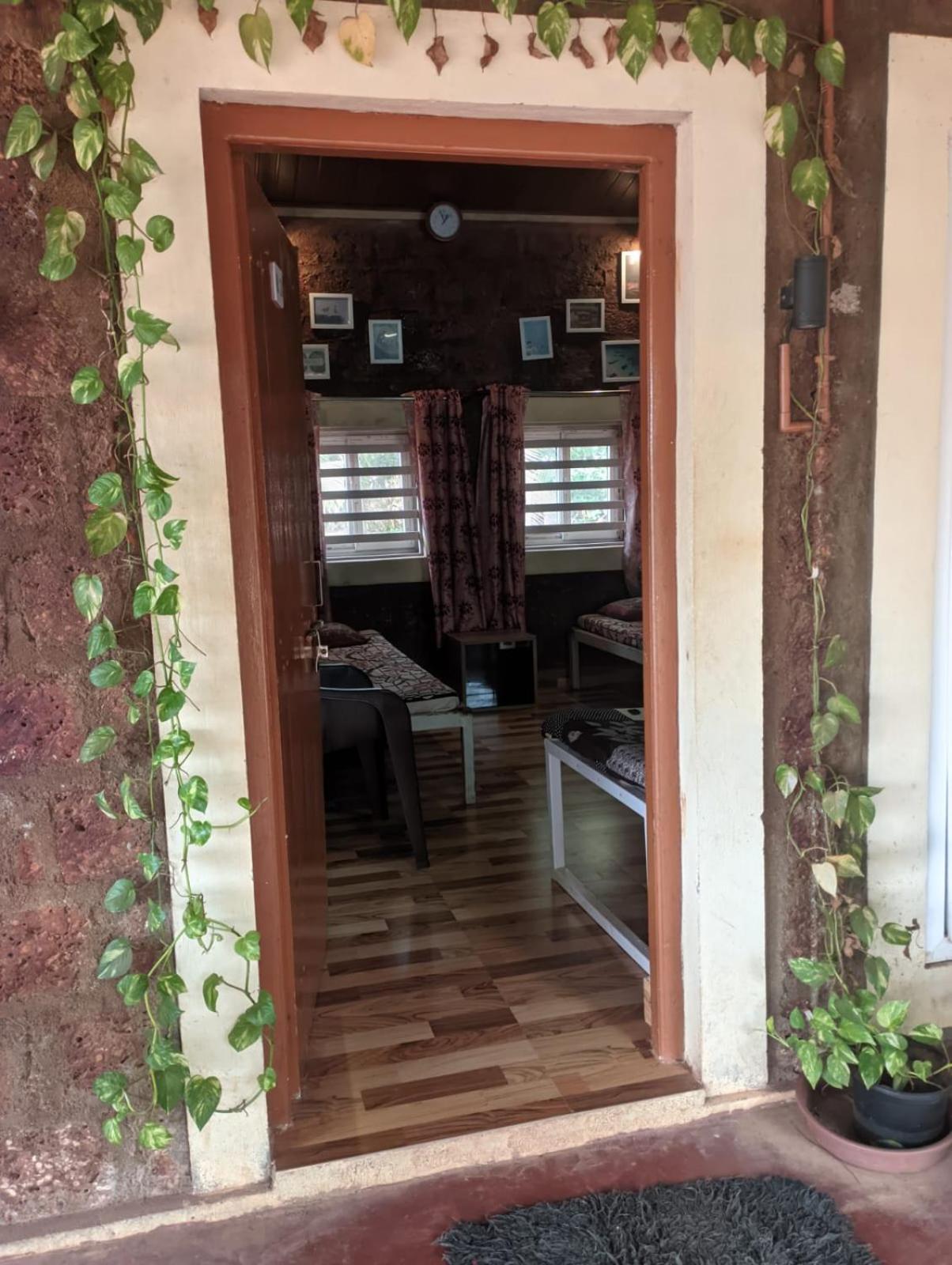 Riverstone Riverfront Stay جوكارنا الغرفة الصورة