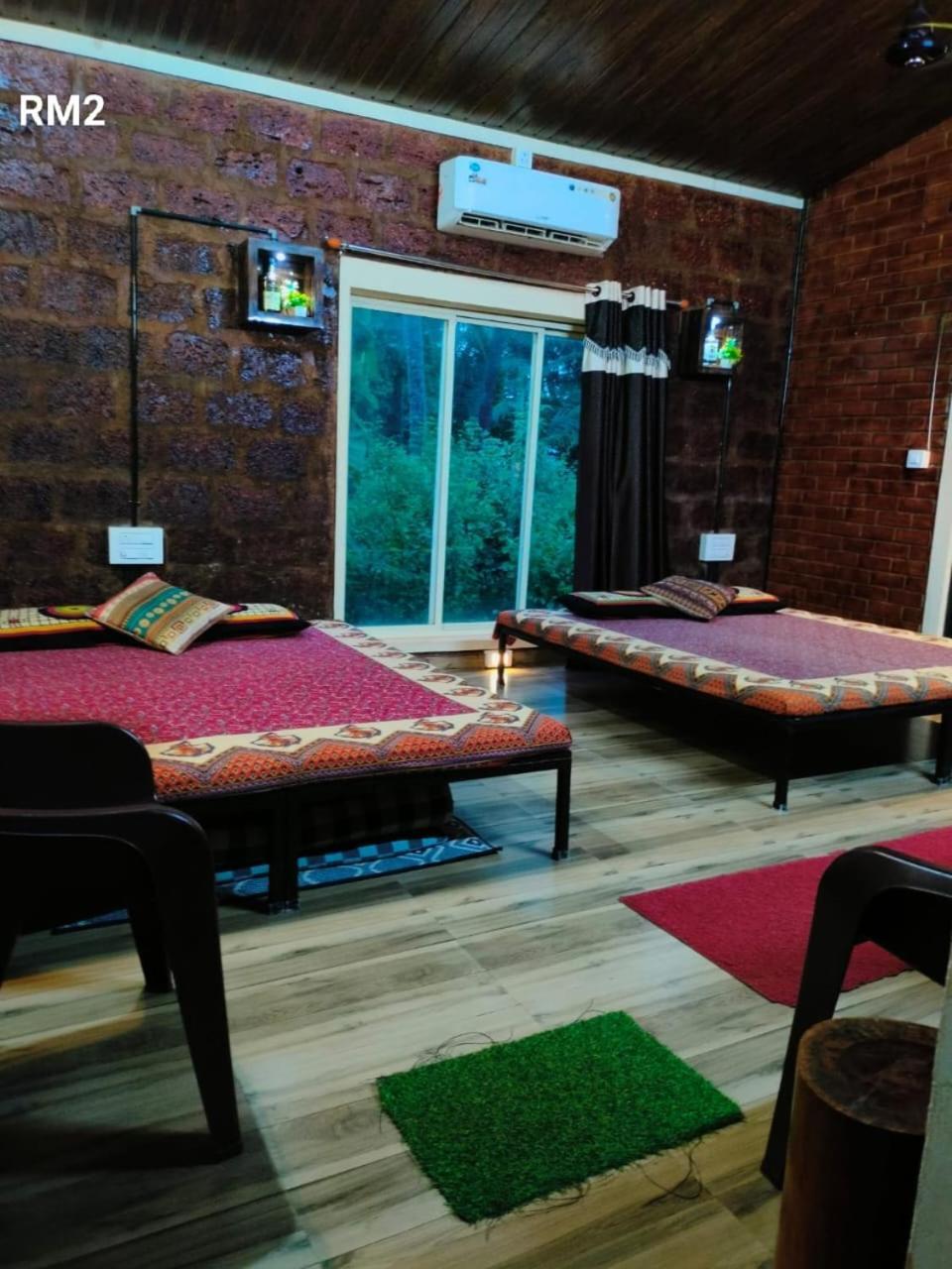 Riverstone Riverfront Stay جوكارنا الغرفة الصورة
