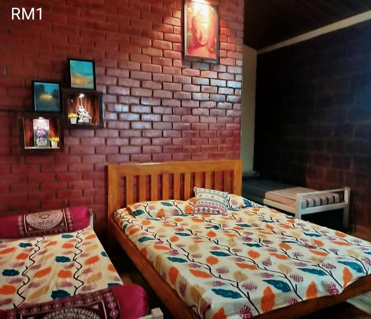 Riverstone Riverfront Stay جوكارنا الغرفة الصورة